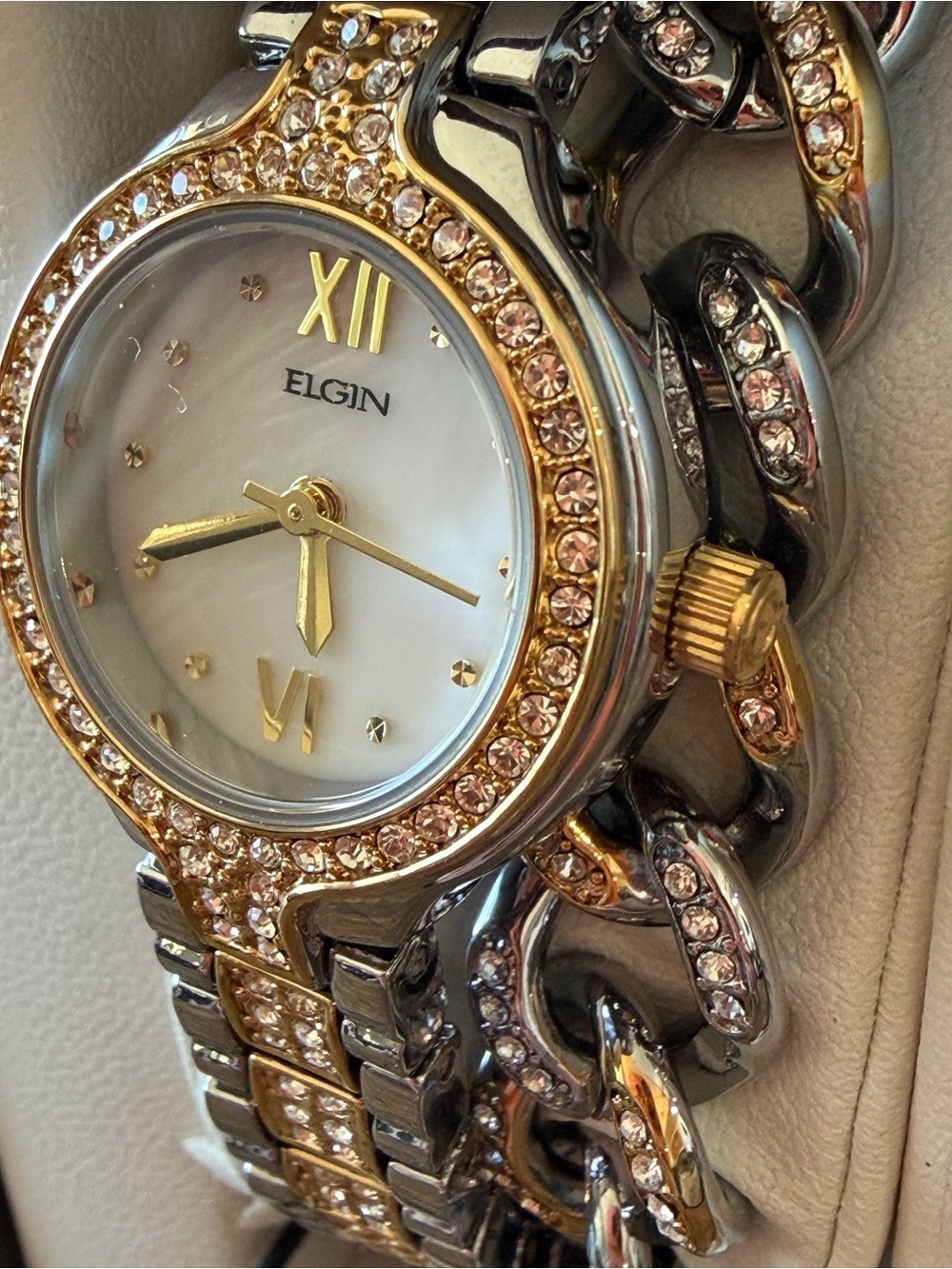 NEW! Elgin Crystal Watch Mother of Pearl Watch 23.5mm + Matching Bracelet NIB - Picture 3 of 7